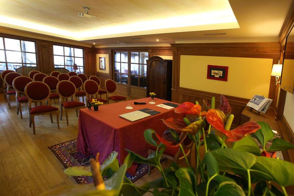 Alpen Suite Hotel Madonna Facilități foto
