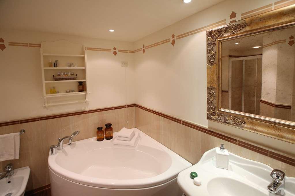 Alpen Suite Hotel Madonna Cameră foto