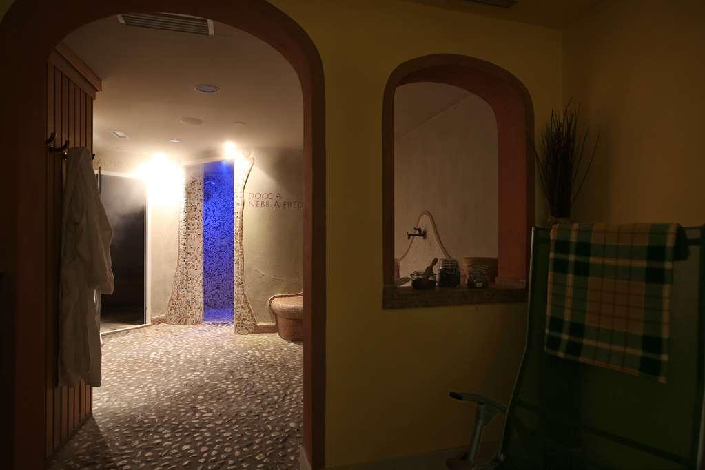 Alpen Suite Hotel Madonna Facilități foto