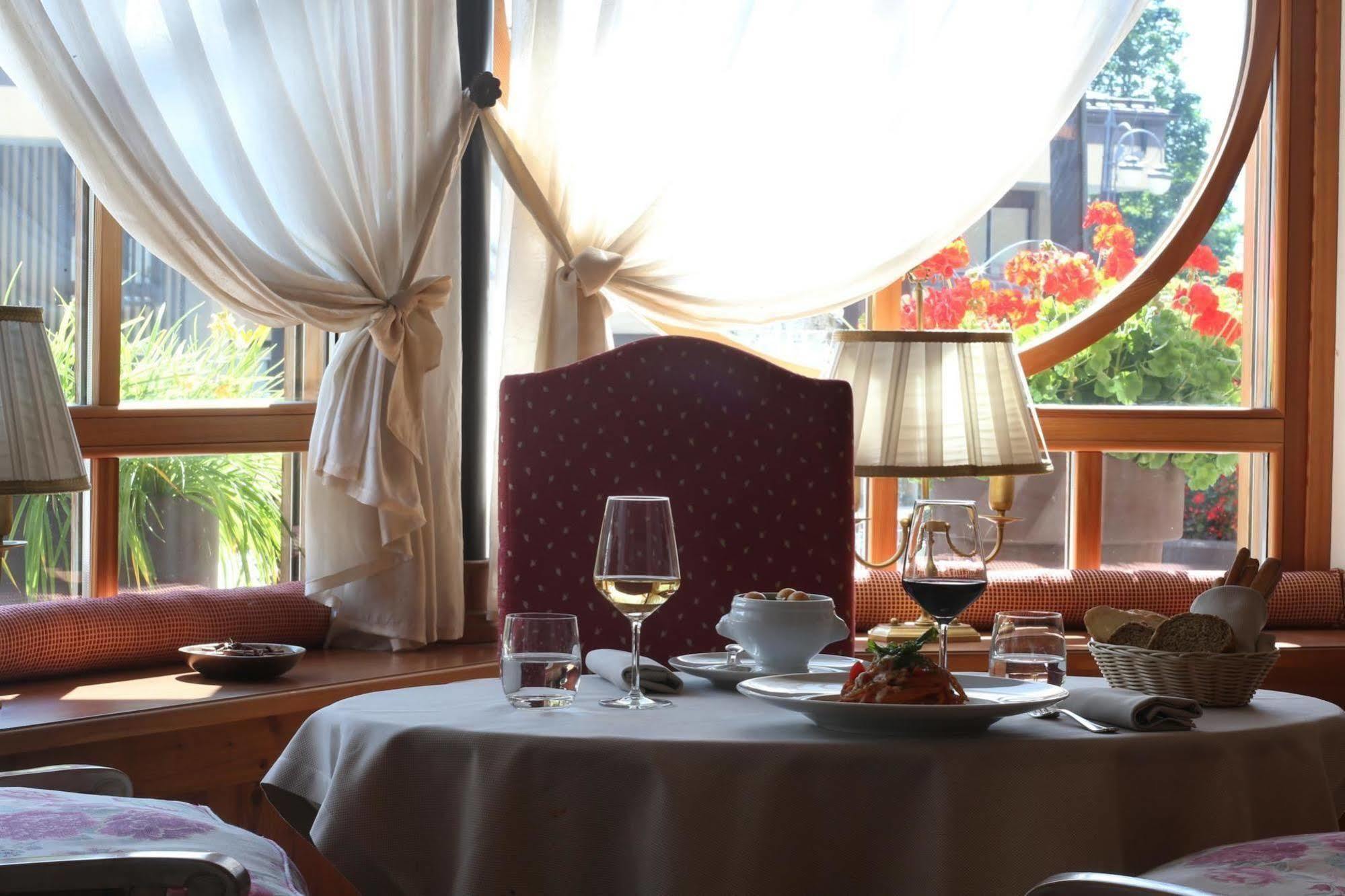 Alpen Suite Hotel Madonna Exterior foto
